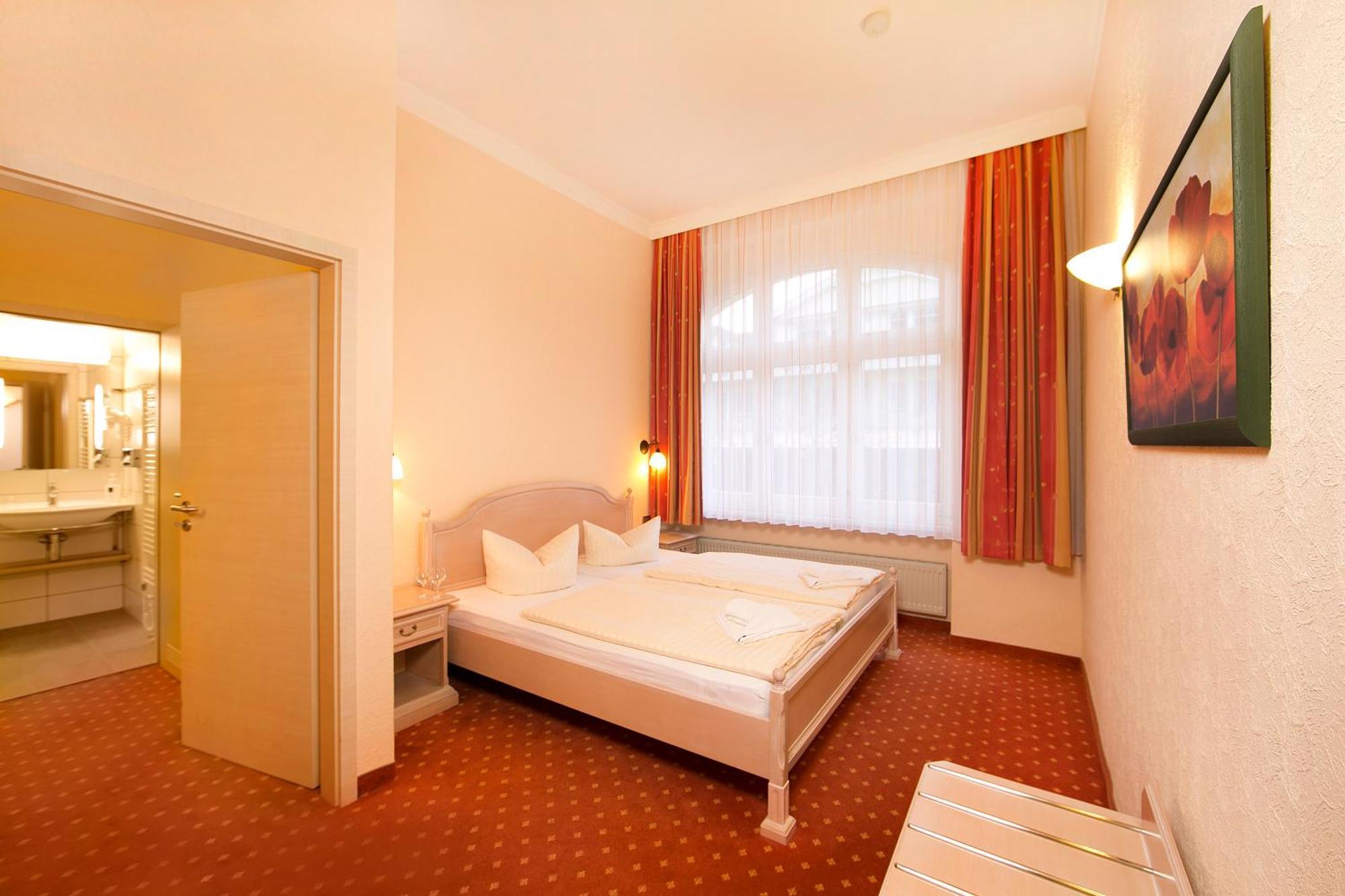 Hotel Duenenschloss Mit Private Spa Zinnowitz Kültér fotó