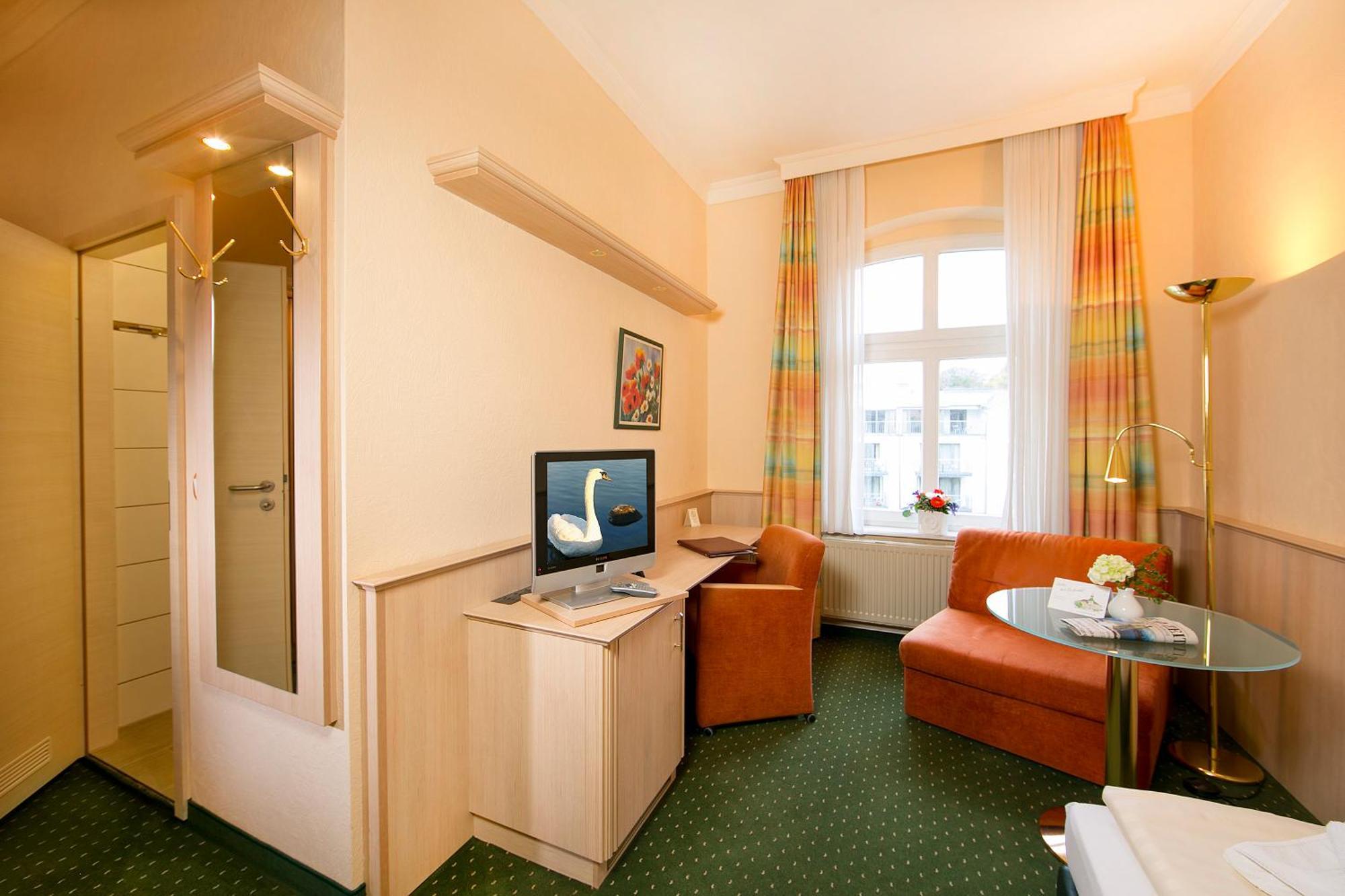 Hotel Duenenschloss Mit Private Spa Zinnowitz Kültér fotó