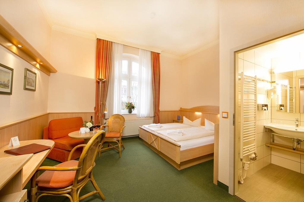Hotel Duenenschloss Mit Private Spa Zinnowitz Kültér fotó
