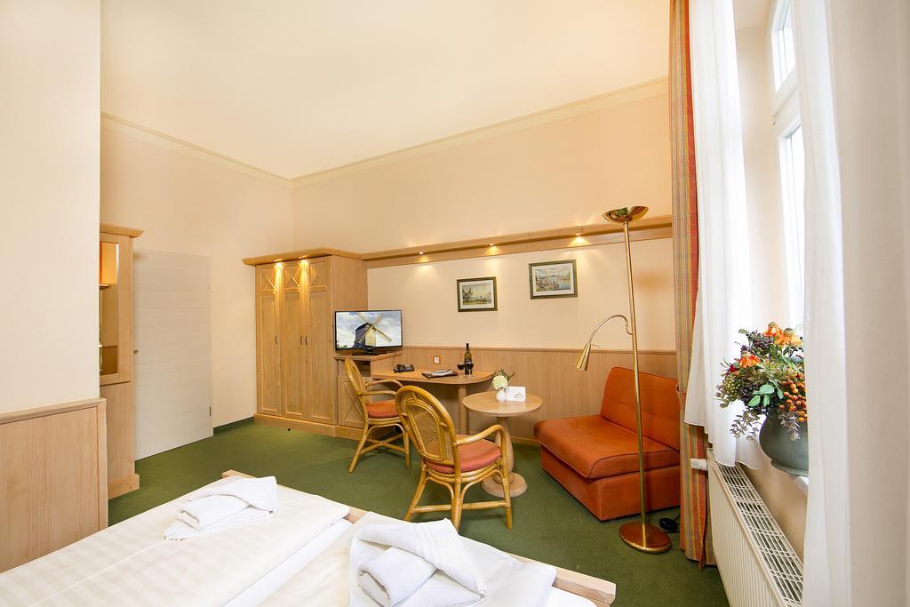 Hotel Duenenschloss Mit Private Spa Zinnowitz Kültér fotó