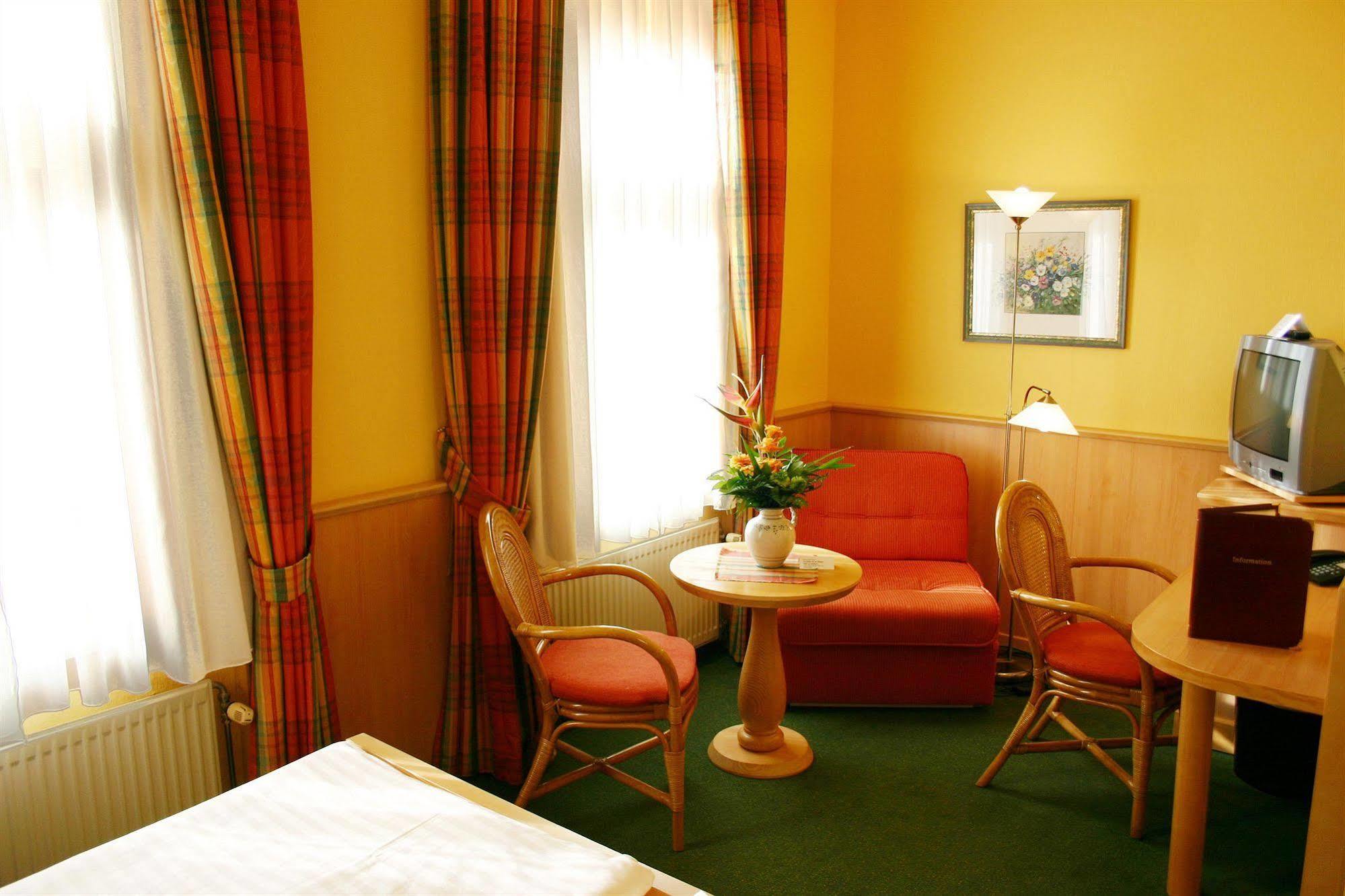 Hotel Duenenschloss Mit Private Spa Zinnowitz Kültér fotó