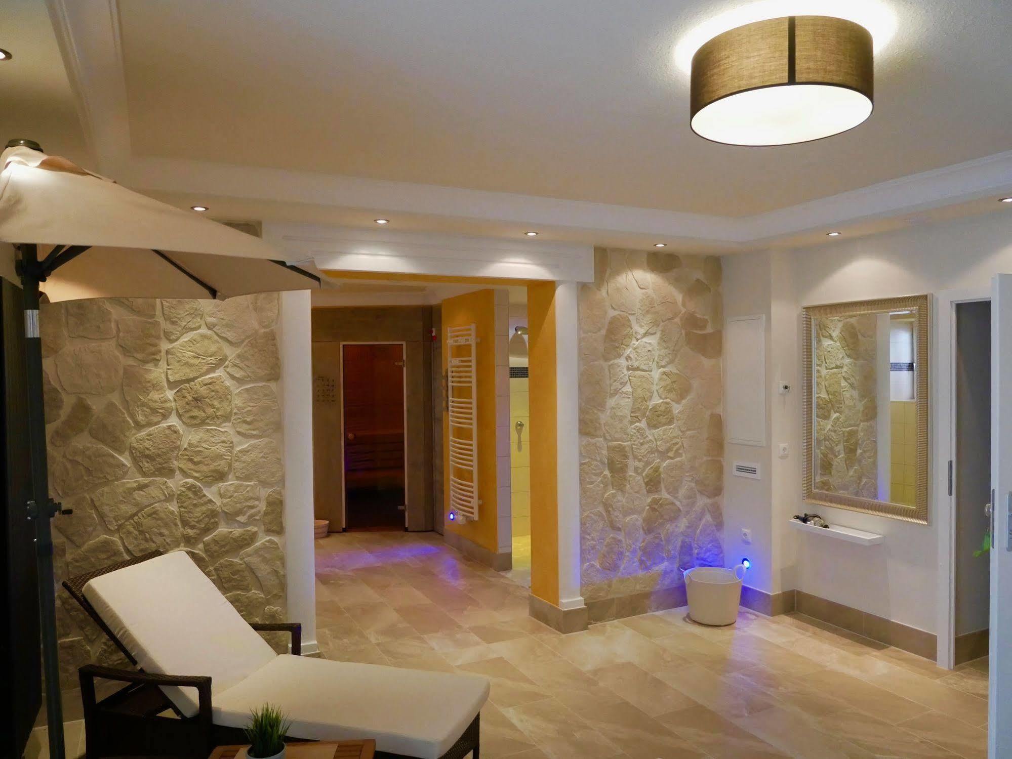Hotel Duenenschloss Mit Private Spa Zinnowitz Kültér fotó
